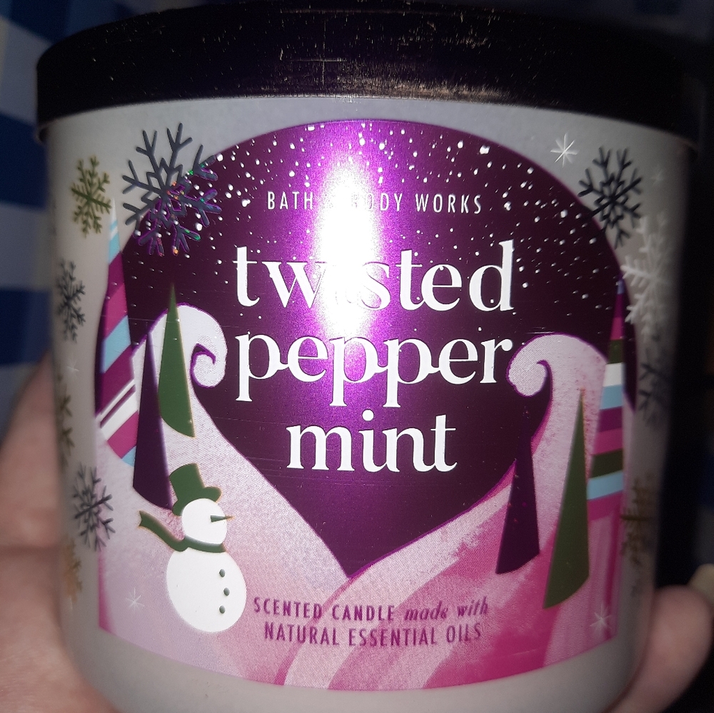 Bath and body works twisted peppermint
